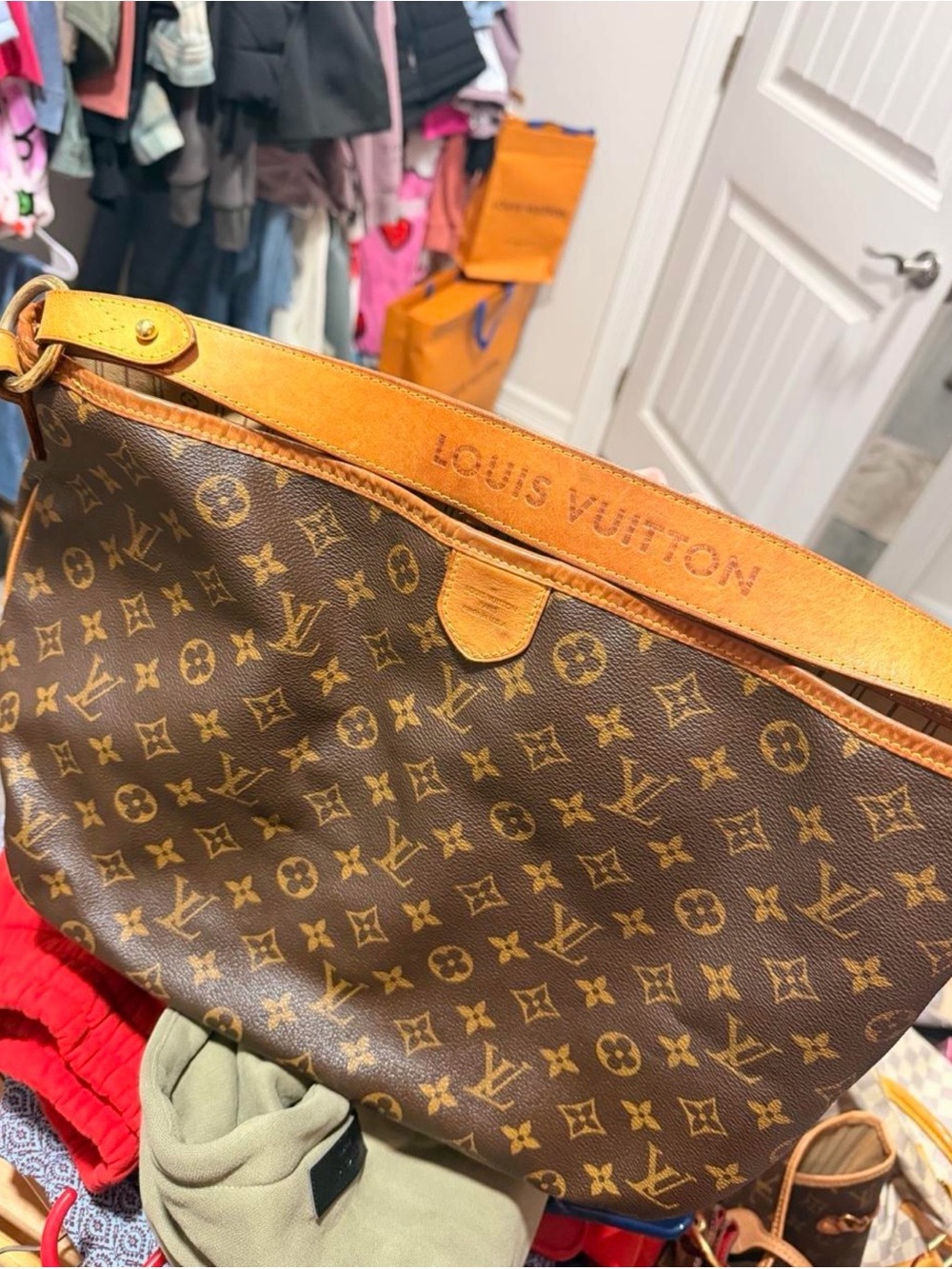 Louis Vuitton Brown monogram shoulder bag used in good condition authentic